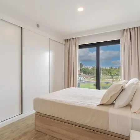 Apartment Ferienwohnung Fuer 4 Personen Ca 200 Qm In Funchal, Madeira Und Umgebung *